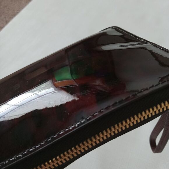 Luana Italy Giorgio Small Burgundy Red Vinyl Cheetah Pattern Phone Case Wristlet - Picture 6 of 12